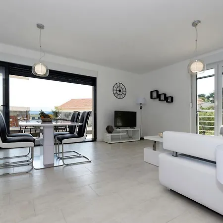 شقة Apartments4friends Vlad *